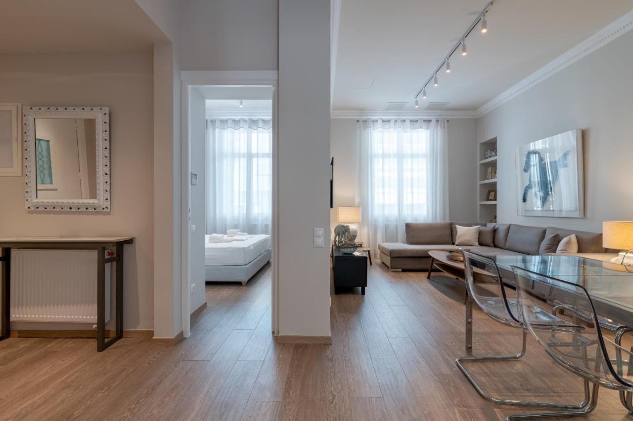 Historic Plaka's Deluxe Apartment